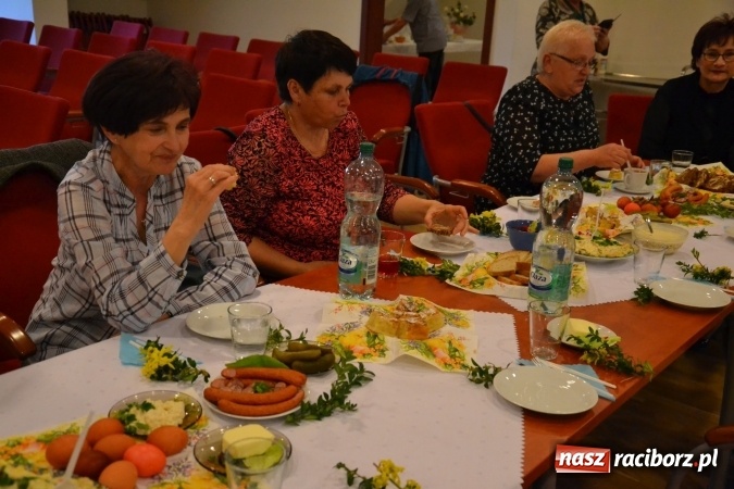 Zdjęcie w galerii na portalu naszraciborz.pl: Na Zamku Piastowskim zorganizowano wielkanocny podwieczorek wiadomości z regionu