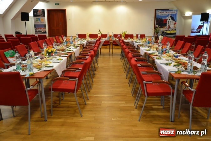 Zdjęcie w galerii na portalu naszraciborz.pl: Na Zamku Piastowskim zorganizowano wielkanocny podwieczorek wiadomości z regionu