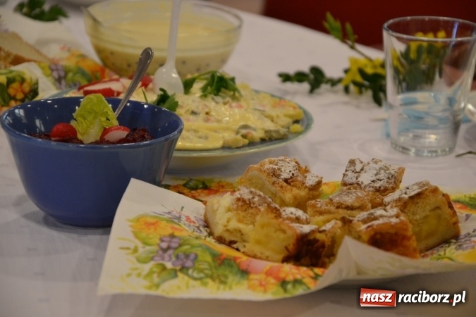 Zdjęcie w galerii na portalu naszraciborz.pl: Na Zamku Piastowskim zorganizowano wielkanocny podwieczorek wiadomości z regionu