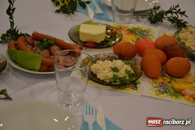 Zdjęcie w galerii na portalu naszraciborz.pl: Na Zamku Piastowskim zorganizowano wielkanocny podwieczorek wiadomości z regionu