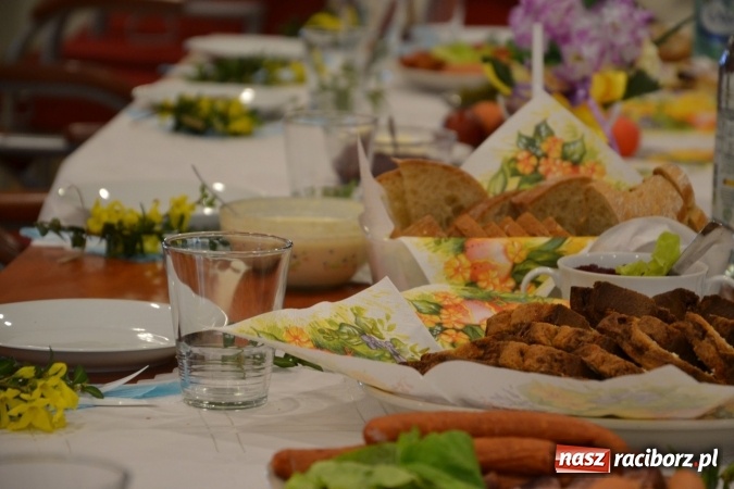 Zdjęcie w galerii na portalu naszraciborz.pl: Na Zamku Piastowskim zorganizowano wielkanocny podwieczorek wiadomości z regionu