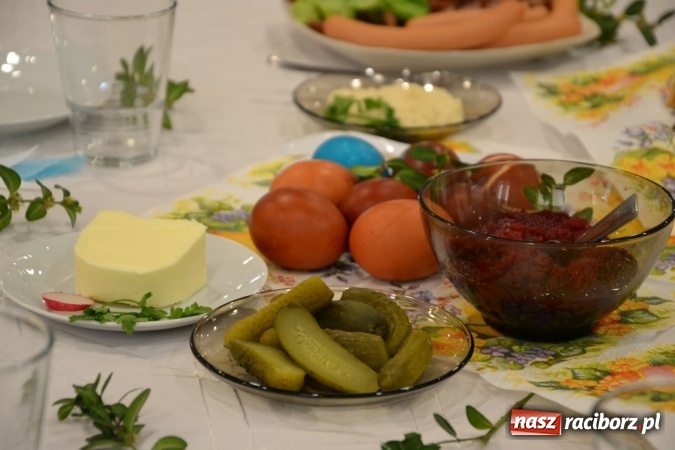 Zdjęcie w galerii na portalu naszraciborz.pl: Na Zamku Piastowskim zorganizowano wielkanocny podwieczorek wiadomości z regionu