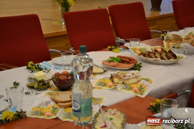 Zdjęcie w galerii na portalu naszraciborz.pl: Na Zamku Piastowskim zorganizowano wielkanocny podwieczorek wiadomości z regionu