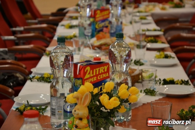 Zdjęcie w galerii na portalu naszraciborz.pl: Na Zamku Piastowskim zorganizowano wielkanocny podwieczorek wiadomości z regionu