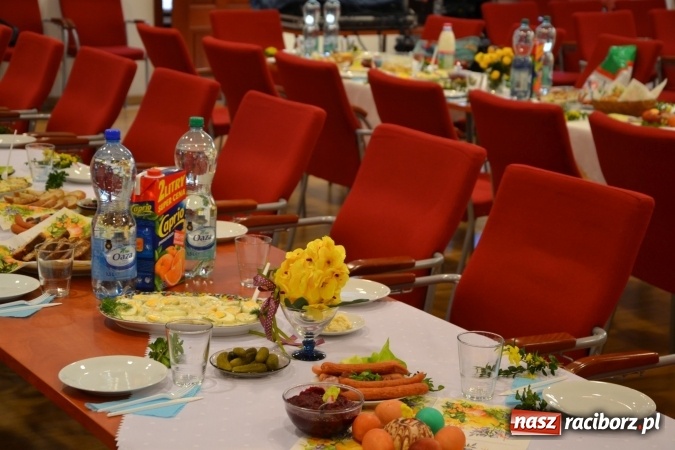 Zdjęcie w galerii na portalu naszraciborz.pl: Na Zamku Piastowskim zorganizowano wielkanocny podwieczorek wiadomości z regionu