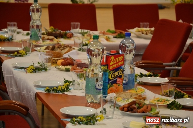 Zdjęcie w galerii na portalu naszraciborz.pl: Na Zamku Piastowskim zorganizowano wielkanocny podwieczorek wiadomości z regionu