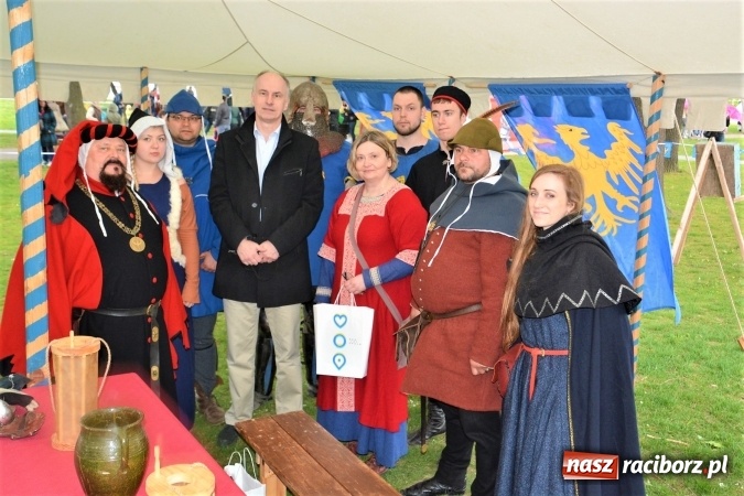 Zdjęcie w galerii na portalu naszraciborz.pl: Spotkanie raciborzanki z serbskim księciem Đorđe  wiadomości z regionu