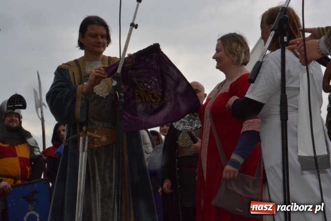 Zdjęcie w galerii na portalu naszraciborz.pl: Spotkanie raciborzanki z serbskim księciem Đorđe  wiadomości z regionu