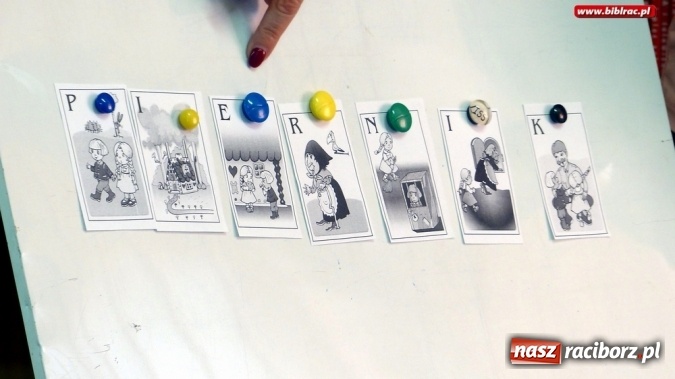 Zdjęcie w galerii na portalu naszraciborz.pl: Dzieci spotkały się w bibliotece z właścicielem agencji detektywistycznej R&oacute;żowe Okulary wiadomości z regionu