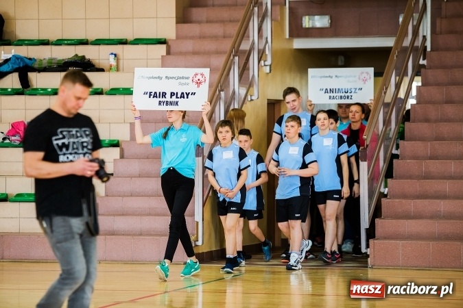 Zdjęcie w galerii na portalu naszraciborz.pl: XV Śląski Turniej Badmintona Olimpiad Specjalnych wiadomości z regionu