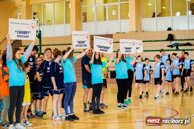 Zdjęcie w galerii na portalu naszraciborz.pl: XV Śląski Turniej Badmintona Olimpiad Specjalnych wiadomości z regionu