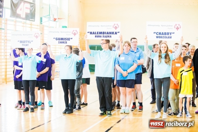 Zdjęcie w galerii na portalu naszraciborz.pl: XV Śląski Turniej Badmintona Olimpiad Specjalnych wiadomości z regionu