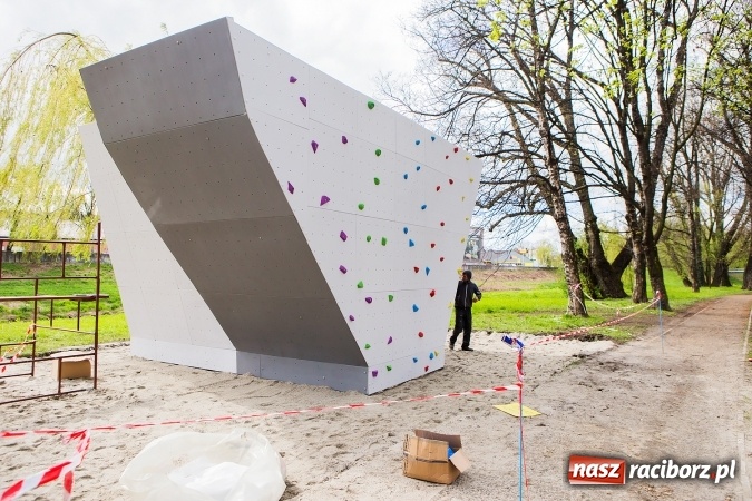 Zdjęcie w galerii na portalu naszraciborz.pl: Jedna ze ścianek wspinaczkowych nad Odrą już prawie gotowa wiadomości z regionu