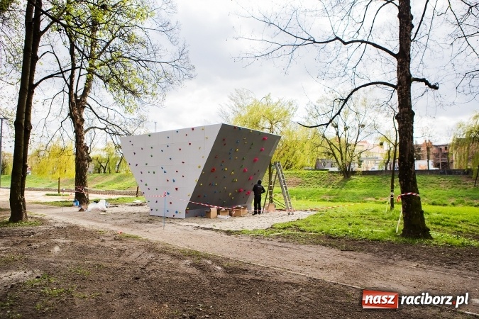 Zdjęcie w galerii na portalu naszraciborz.pl: Jedna ze ścianek wspinaczkowych nad Odrą już prawie gotowa wiadomości z regionu