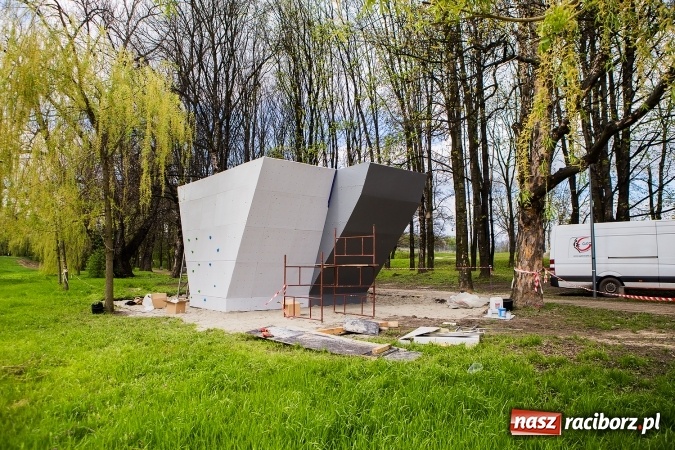 Zdjęcie w galerii na portalu naszraciborz.pl: Jedna ze ścianek wspinaczkowych nad Odrą już prawie gotowa wiadomości z regionu
