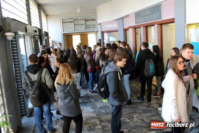 Zdjęcie w galerii na portalu naszraciborz.pl: Raciborska uczelnia zorganizowała pierwszą edycję konkursu Administratywista  wiadomości z regionu