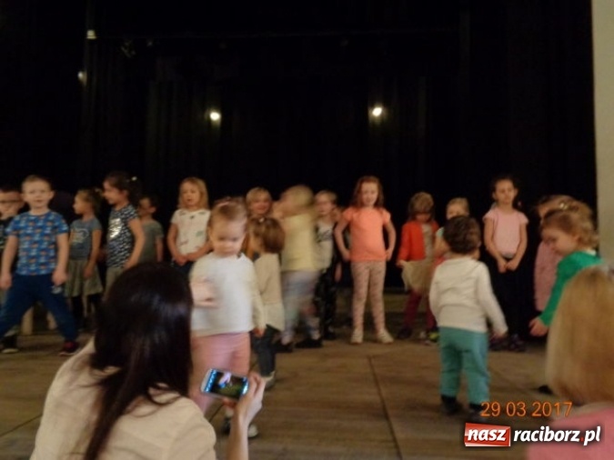 Zdjęcie w galerii na portalu naszraciborz.pl: Fiku-miku wspomina ciepłe dni  wiadomości z regionu