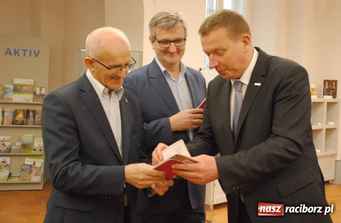 Zdjęcie w galerii na portalu naszraciborz.pl: O służbie zdrowia w Elbe-Elster - delegacja powiatu raciborskiego z wizytą w partnerskim powiecie wiadomości z regionu