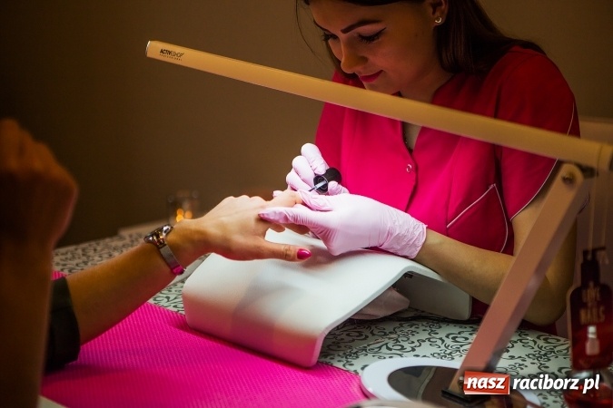 Zdjęcie w galerii na portalu naszraciborz.pl: Wyeksponuj piękno i urok – pomoże ci w tym Atelier Piękna! wiadomości z regionu