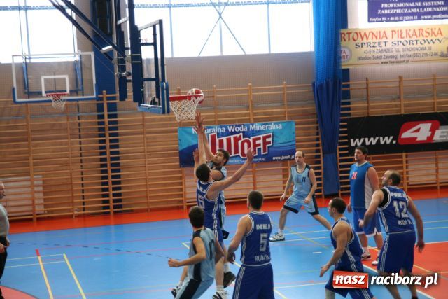 Zdjęcie w galerii na portalu naszraciborz.pl: Raciborscy koszykarze pokonali Rybnik wiadomości z regionu