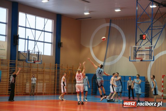 Zdjęcie w galerii na portalu naszraciborz.pl: Raciborscy koszykarze pokonali Rybnik wiadomości z regionu