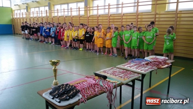 Zdjęcie w galerii na portalu naszraciborz.pl: Od pierwszaka gram w szczypiorniaka - finał w Pawłowie  wiadomości z regionu