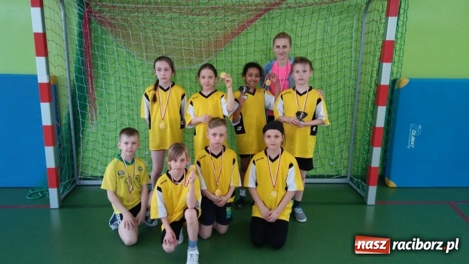 Zdjęcie w galerii na portalu naszraciborz.pl: Od pierwszaka gram w szczypiorniaka - finał w Pawłowie  wiadomości z regionu