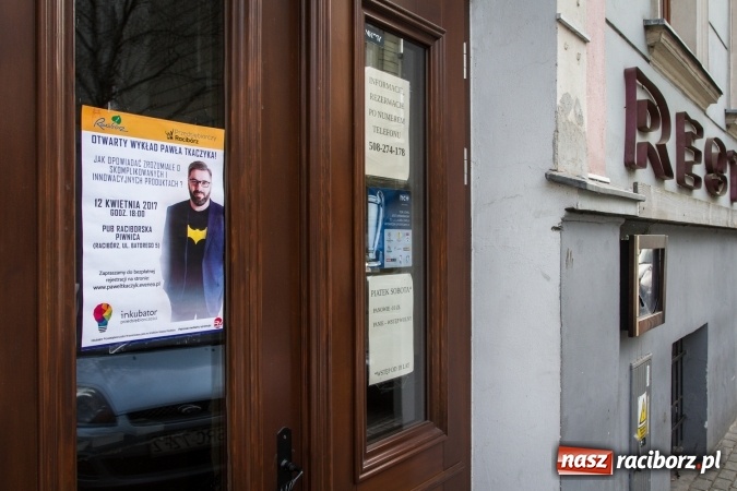 Zdjęcie w galerii na portalu naszraciborz.pl: Ciekawa narracja i ucieczka od schematów to podstawa. Paweł Tkaczyk - jeden z najlepszych marketerów w Polsce gościł dziś w Raciborzu wiadomości z regionu