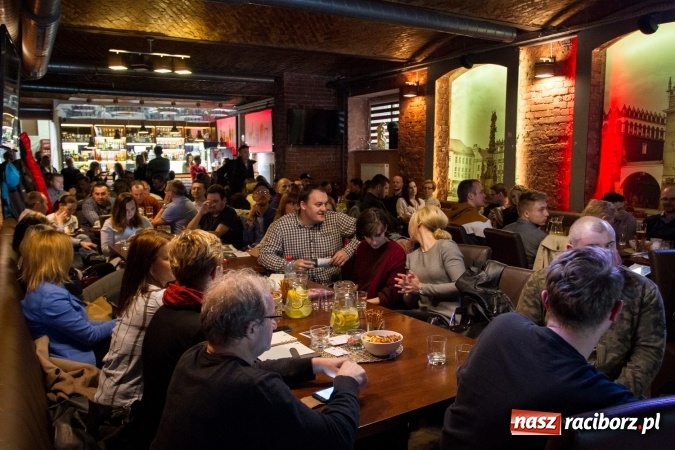 Zdjęcie w galerii na portalu naszraciborz.pl: Ciekawa narracja i ucieczka od schematów to podstawa. Paweł Tkaczyk - jeden z najlepszych marketerów w Polsce gościł dziś w Raciborzu wiadomości z regionu