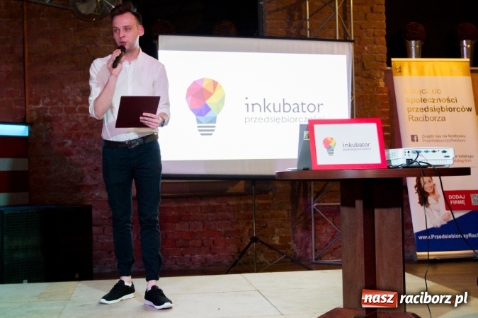 Zdjęcie w galerii na portalu naszraciborz.pl: Ciekawa narracja i ucieczka od schematów to podstawa. Paweł Tkaczyk - jeden z najlepszych marketerów w Polsce gościł dziś w Raciborzu wiadomości z regionu