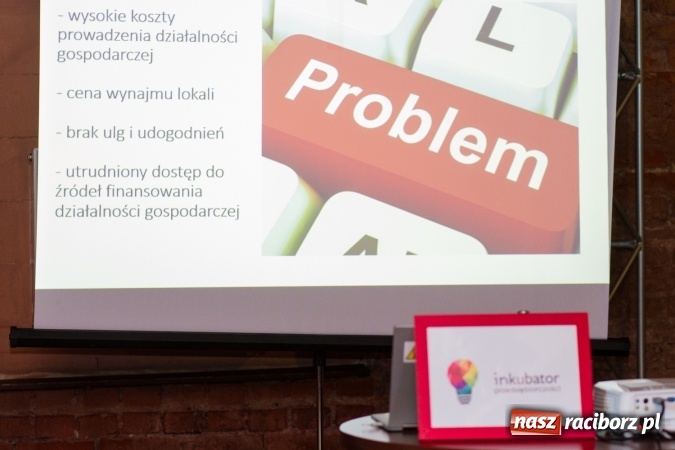 Zdjęcie w galerii na portalu naszraciborz.pl: Ciekawa narracja i ucieczka od schematów to podstawa. Paweł Tkaczyk - jeden z najlepszych marketerów w Polsce gościł dziś w Raciborzu wiadomości z regionu