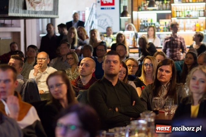 Zdjęcie w galerii na portalu naszraciborz.pl: Ciekawa narracja i ucieczka od schematów to podstawa. Paweł Tkaczyk - jeden z najlepszych marketerów w Polsce gościł dziś w Raciborzu wiadomości z regionu