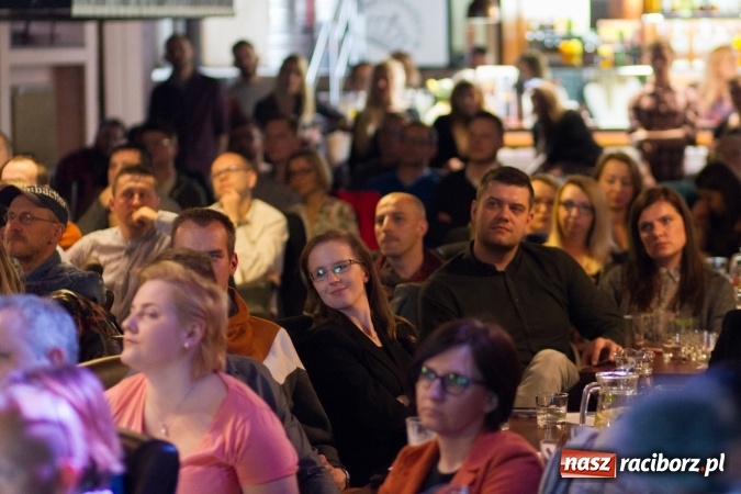 Zdjęcie w galerii na portalu naszraciborz.pl: Ciekawa narracja i ucieczka od schematów to podstawa. Paweł Tkaczyk - jeden z najlepszych marketerów w Polsce gościł dziś w Raciborzu wiadomości z regionu