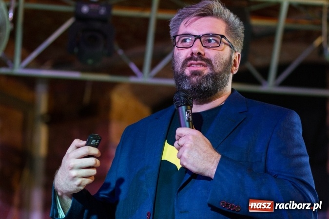 Zdjęcie w galerii na portalu naszraciborz.pl: Ciekawa narracja i ucieczka od schematów to podstawa. Paweł Tkaczyk - jeden z najlepszych marketerów w Polsce gościł dziś w Raciborzu wiadomości z regionu