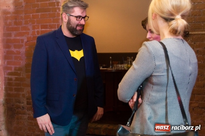 Zdjęcie w galerii na portalu naszraciborz.pl: Ciekawa narracja i ucieczka od schematów to podstawa. Paweł Tkaczyk - jeden z najlepszych marketerów w Polsce gościł dziś w Raciborzu wiadomości z regionu
