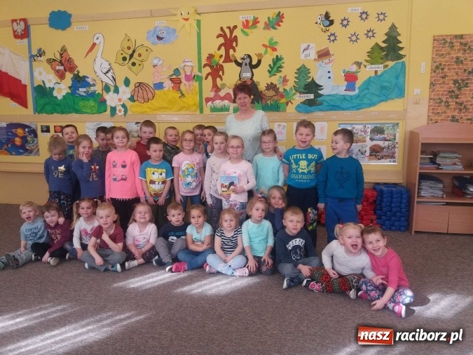 Zdjęcie w galerii na portalu naszraciborz.pl: Wiosenne spotkanie z książką w krzanowickiej bibliotece wiadomości z regionu