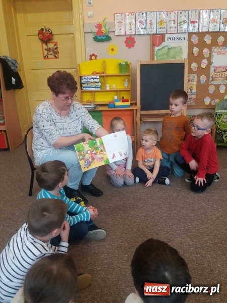 Zdjęcie w galerii na portalu naszraciborz.pl: Wiosenne spotkanie z książką w krzanowickiej bibliotece wiadomości z regionu