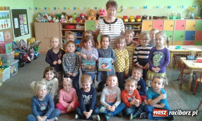 Zdjęcie w galerii na portalu naszraciborz.pl: Wiosenne spotkanie z książką w krzanowickiej bibliotece wiadomości z regionu