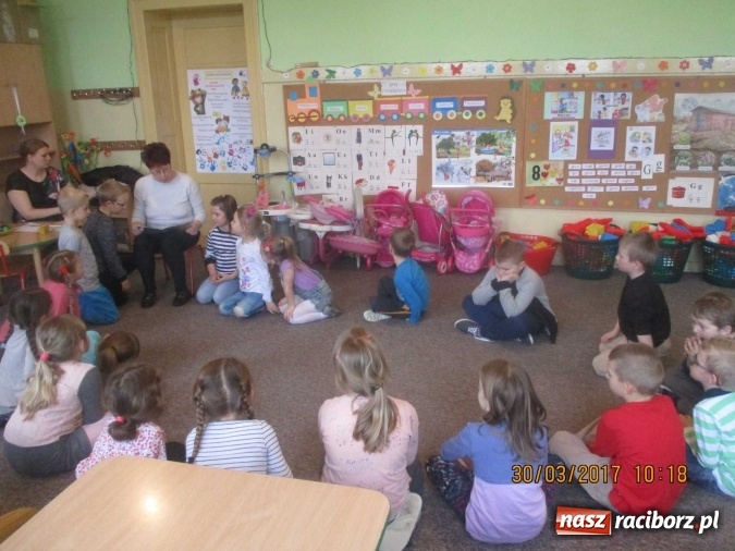 Zdjęcie w galerii na portalu naszraciborz.pl: Wiosenne spotkanie z książką w krzanowickiej bibliotece wiadomości z regionu