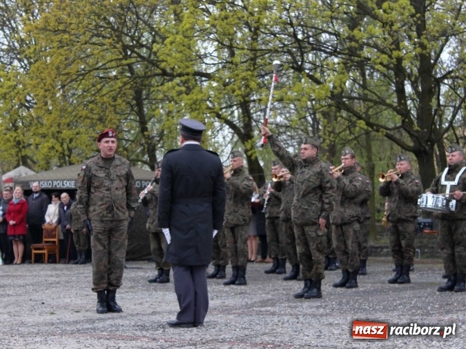 Zdjęcie w galerii na portalu naszraciborz.pl: W Kuźni Raciborskiej odbył się apel poległych  wiadomości z regionu
