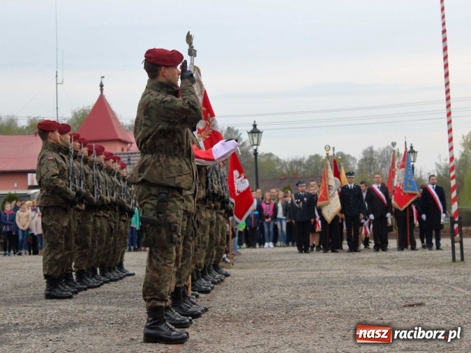 Zdjęcie w galerii na portalu naszraciborz.pl: W Kuźni Raciborskiej odbył się apel poległych  wiadomości z regionu