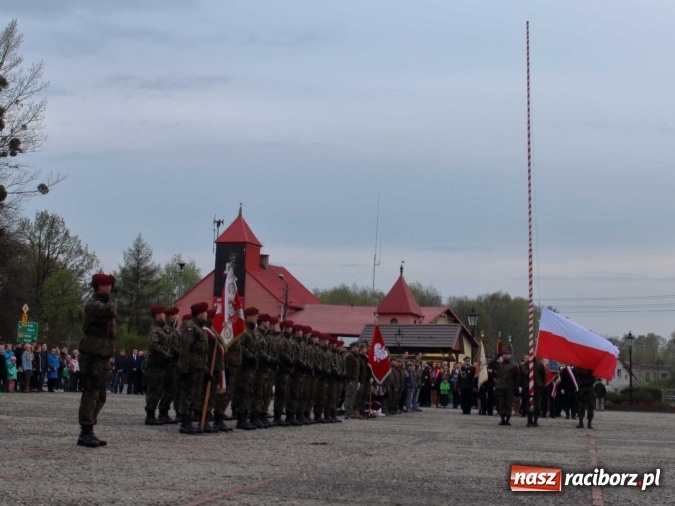 Zdjęcie w galerii na portalu naszraciborz.pl: W Kuźni Raciborskiej odbył się apel poległych  wiadomości z regionu