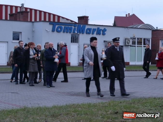 Zdjęcie w galerii na portalu naszraciborz.pl: W Kuźni Raciborskiej odbył się apel poległych  wiadomości z regionu