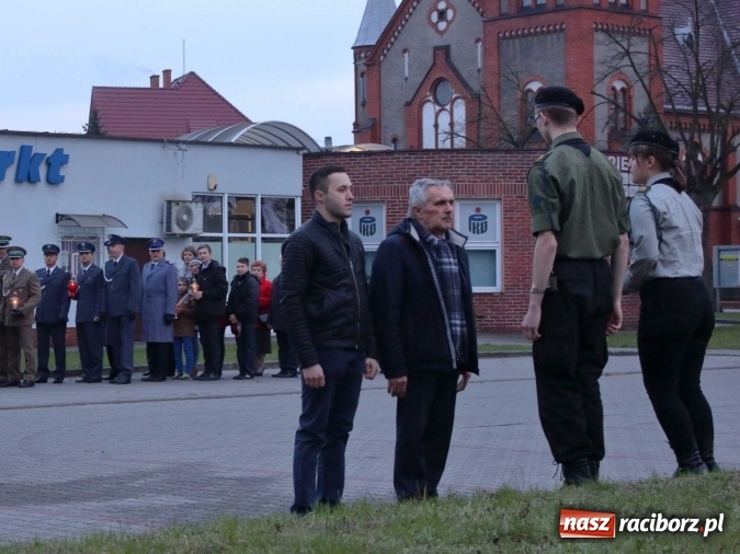 Zdjęcie w galerii na portalu naszraciborz.pl: W Kuźni Raciborskiej odbył się apel poległych  wiadomości z regionu