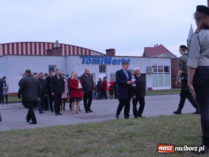 Zdjęcie w galerii na portalu naszraciborz.pl: W Kuźni Raciborskiej odbył się apel poległych  wiadomości z regionu