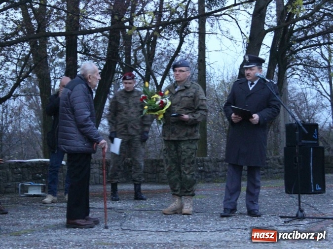 Zdjęcie w galerii na portalu naszraciborz.pl: W Kuźni Raciborskiej odbył się apel poległych  wiadomości z regionu