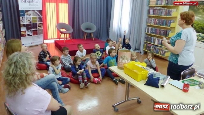 Zdjęcie w galerii na portalu naszraciborz.pl: Po raz kolejny w bibliotece odbyło się spotkanie w ramach programu EkoPaka  wiadomości z regionu