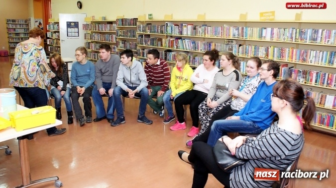 Zdjęcie w galerii na portalu naszraciborz.pl: Po raz kolejny w bibliotece odbyło się spotkanie w ramach programu EkoPaka  wiadomości z regionu