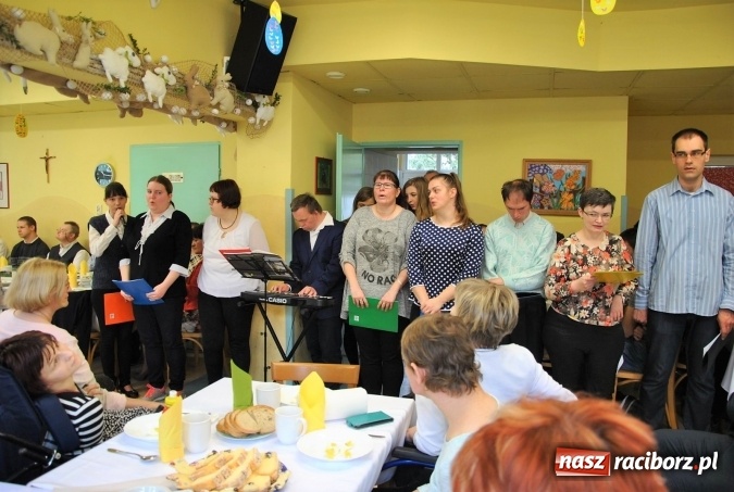 Zdjęcie w galerii na portalu naszraciborz.pl: Śniadanie wielkanocne w Warsztacie Terapii Zajęciowej  wiadomości z regionu