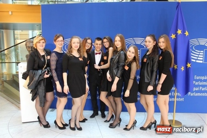 Zdjęcie w galerii na portalu naszraciborz.pl: Miraż zaśpiewał w Strasburgu wiadomości z regionu